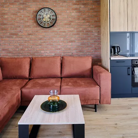 2 Bedroom Cozy In Ferienhaus Nowecin